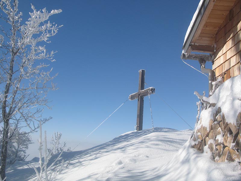 Gipfelkreuz und Htte